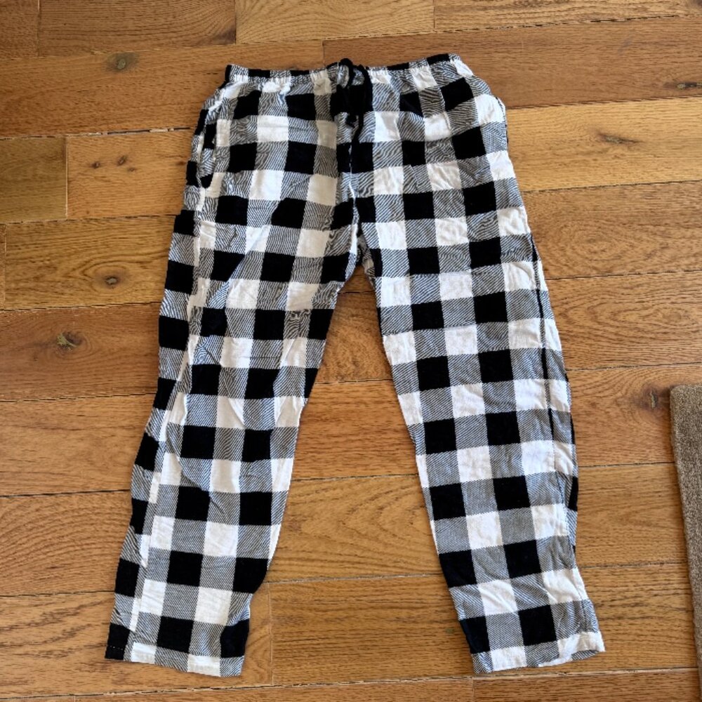 Old Navy Men’s Microfleece Pajama Pants – Black & White Plaid (Size Large)